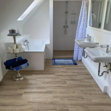 Charmantes In Luhmuhlen Bed & Breakfast *